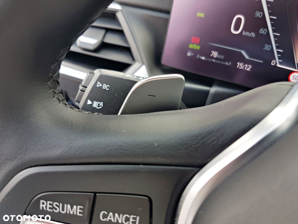 BMW Seria 3 330d xDrive mHEV - 21