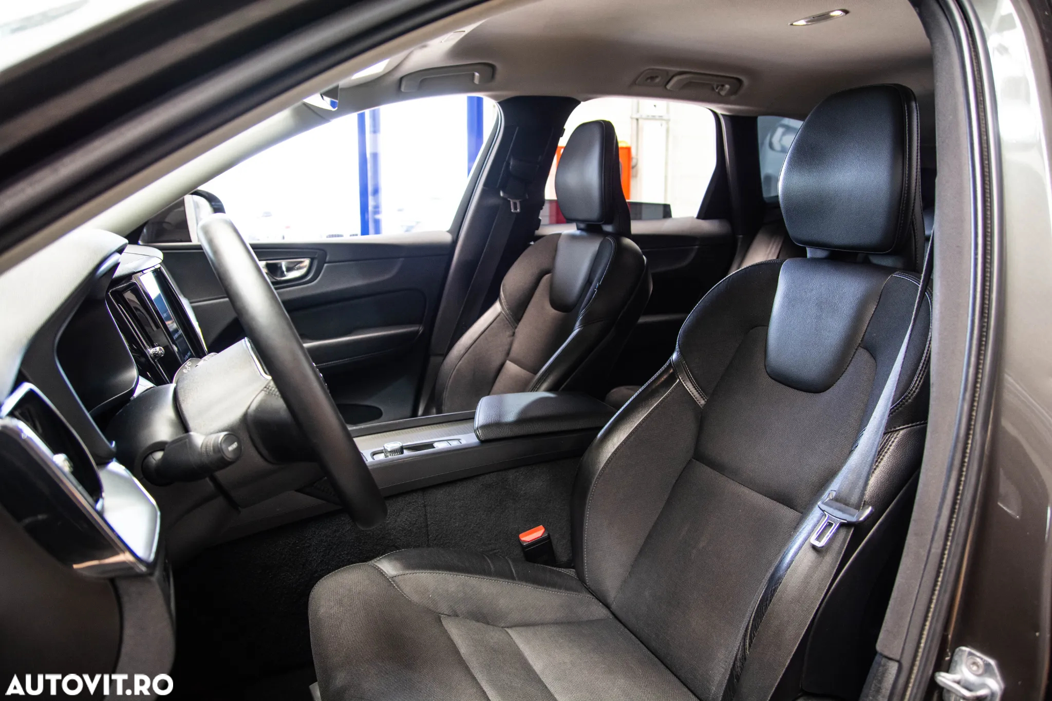 Volvo XC 60 D4 AWD Momentum - 6