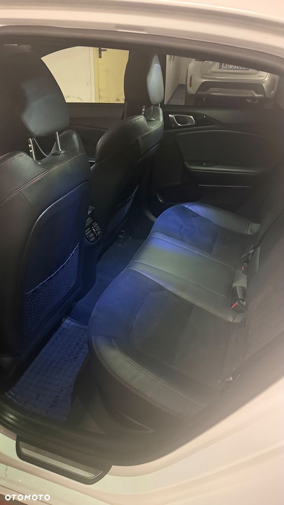 Kia Ceed - 8