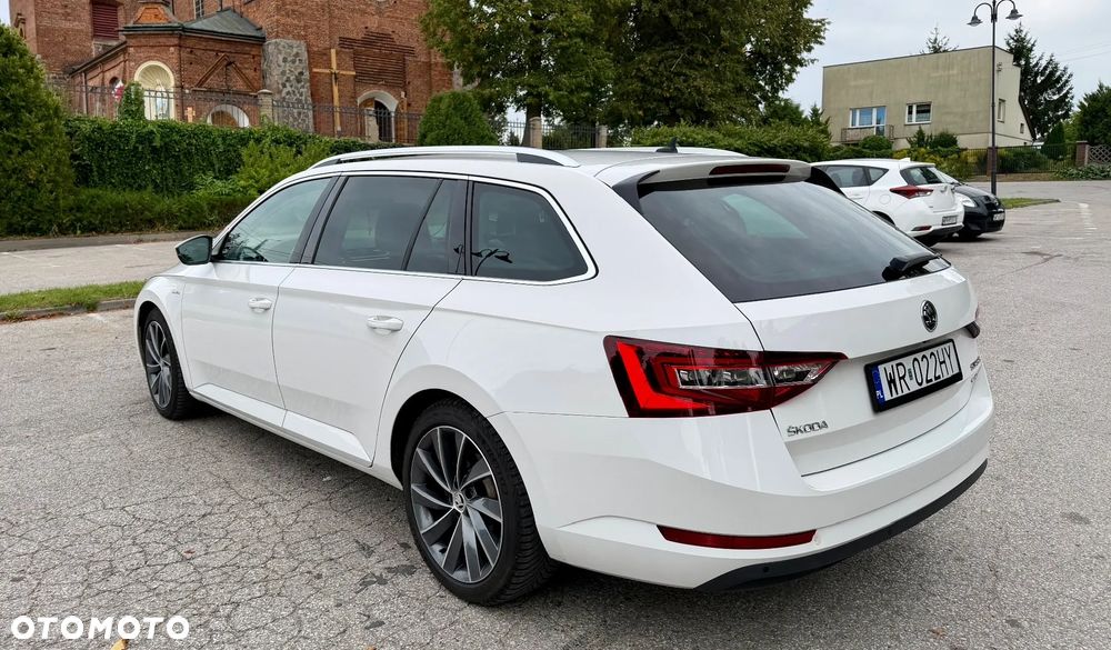 Skoda Superb 2019 photo 3