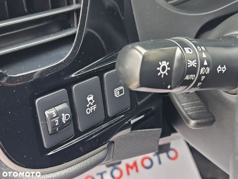 Mitsubishi Outlander 2.0 Invite + 2WD - 37