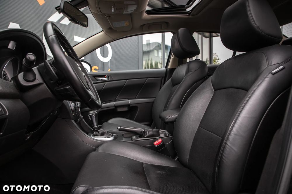 Suzuki Kizashi 2.4 Sport 4WD CVT - 15