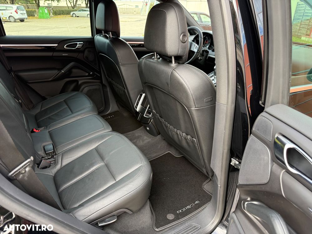 Porsche Cayenne 3.0TD TipTronic - 16