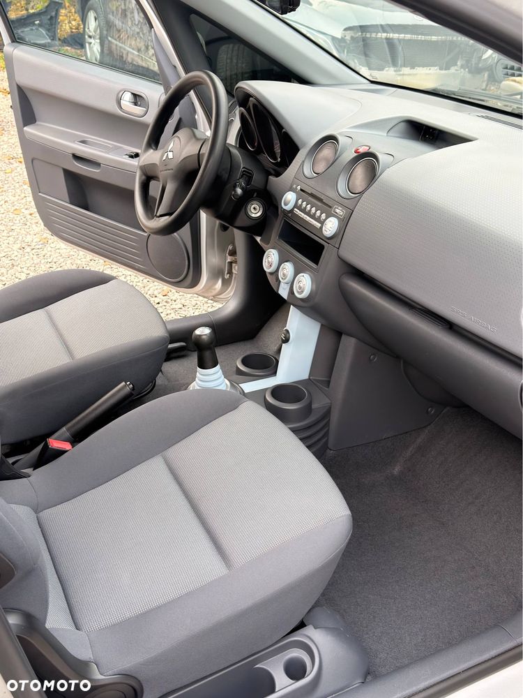 Mitsubishi Colt - 4