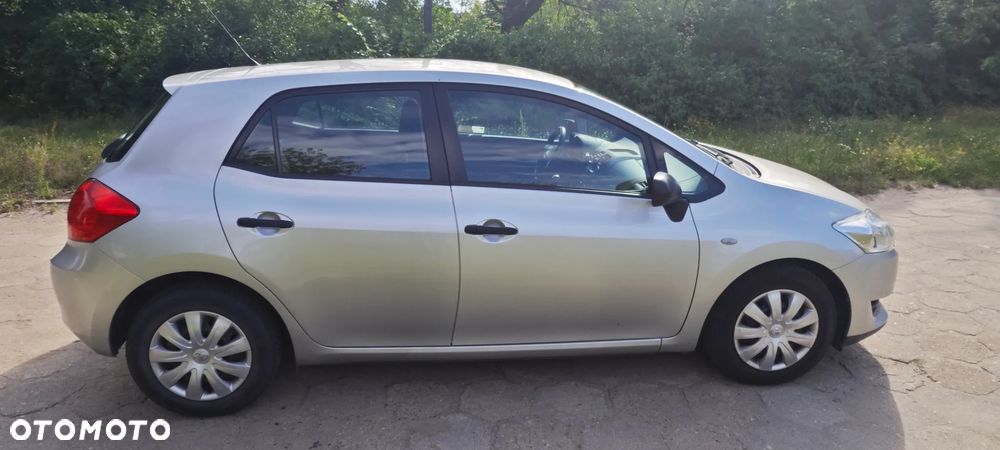 Toyota Auris 1.4 D-4D Terra - 10