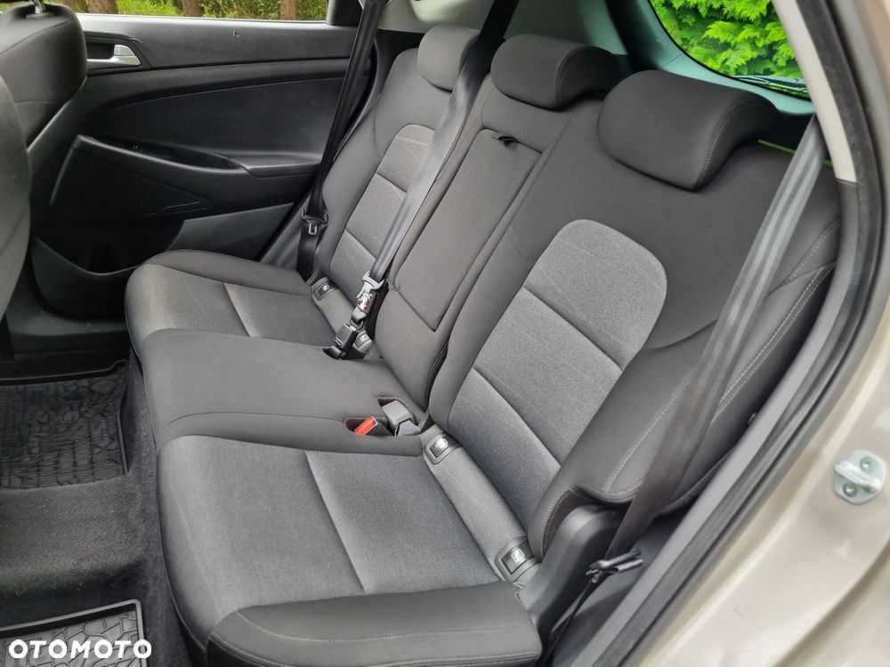 Hyundai Tucson blue 1.6 CRDi 4WD DCT Premium - 23