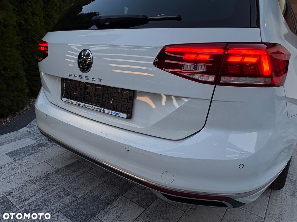 Volkswagen Passat Variant 2.0 TDI EVO Elegance DSG - 10