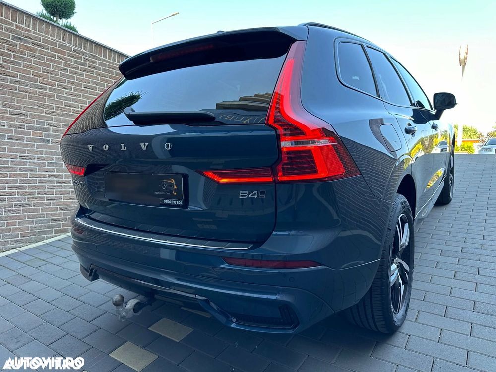 Volvo XC 60 B4 MHEV AT8 AWD R-Design - 4