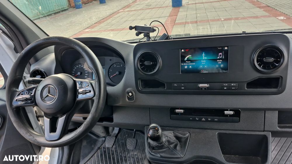 Mercedes-Benz Sprinter - 12