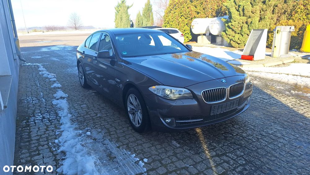 BMW Seria 5 528i Sport-Aut Luxury Line - 3