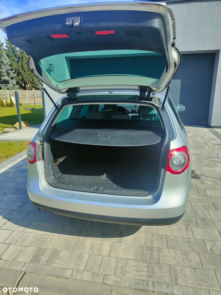 Volkswagen Passat - 11