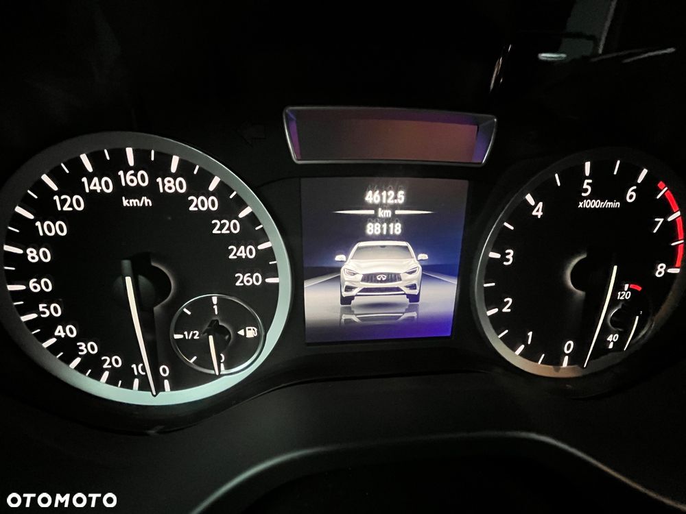 Infiniti Q30 1.6t Premium 7DCT - 16