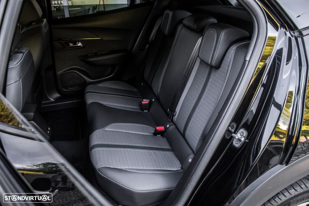 Peugeot 2008 1.5 BlueHDi Allure EAT8 - 28