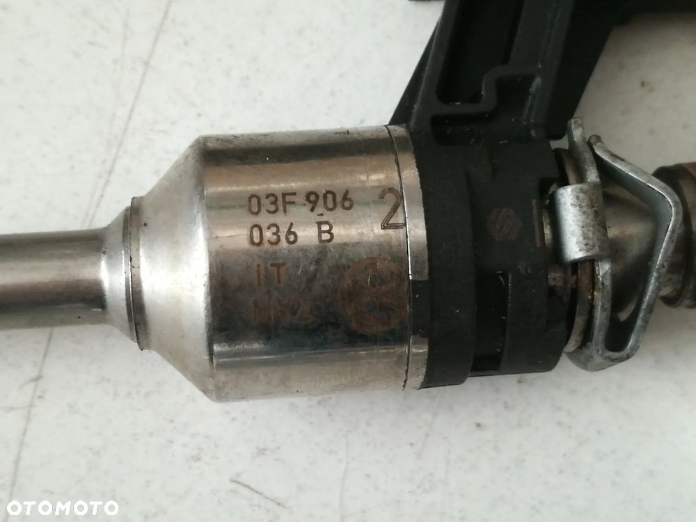 WTRYSKIWACZ 1.2TSI VOLSKWAGEN 03F906036B - 2