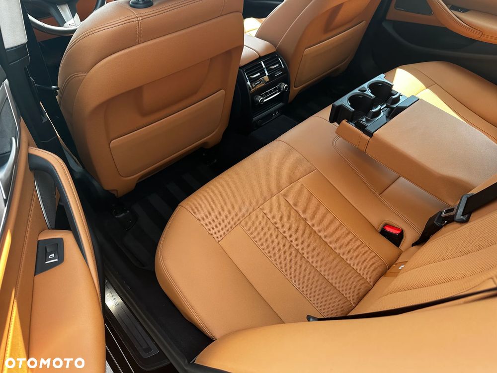 BMW Seria 5 - 25