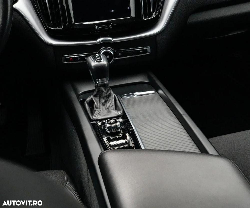 Volvo XC 60 D4 Momentum Pro - 19