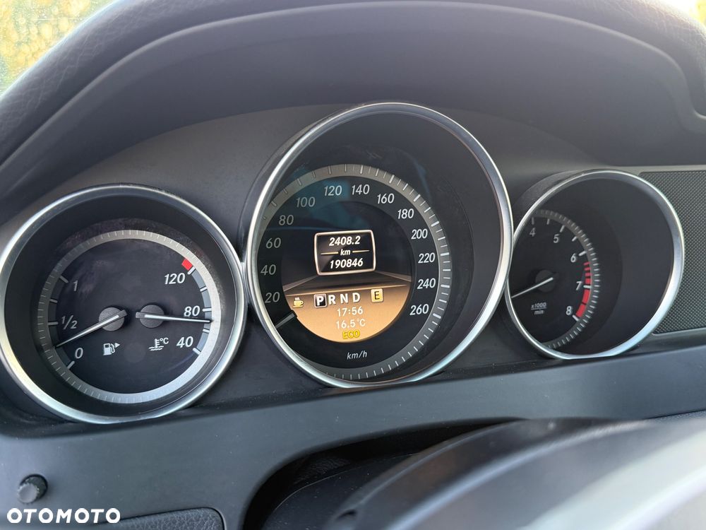 Mercedes-Benz Klasa C 180 CGI Automatik BlueEFFICIENCY - 27