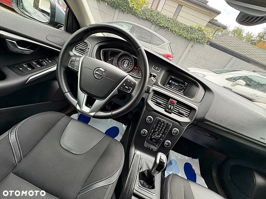 Volvo V40 D2 Drive-E Momentum - 29