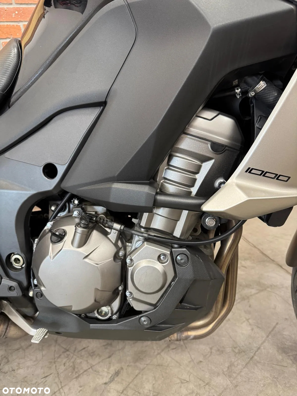 Kawasaki Versys 1000 - 10