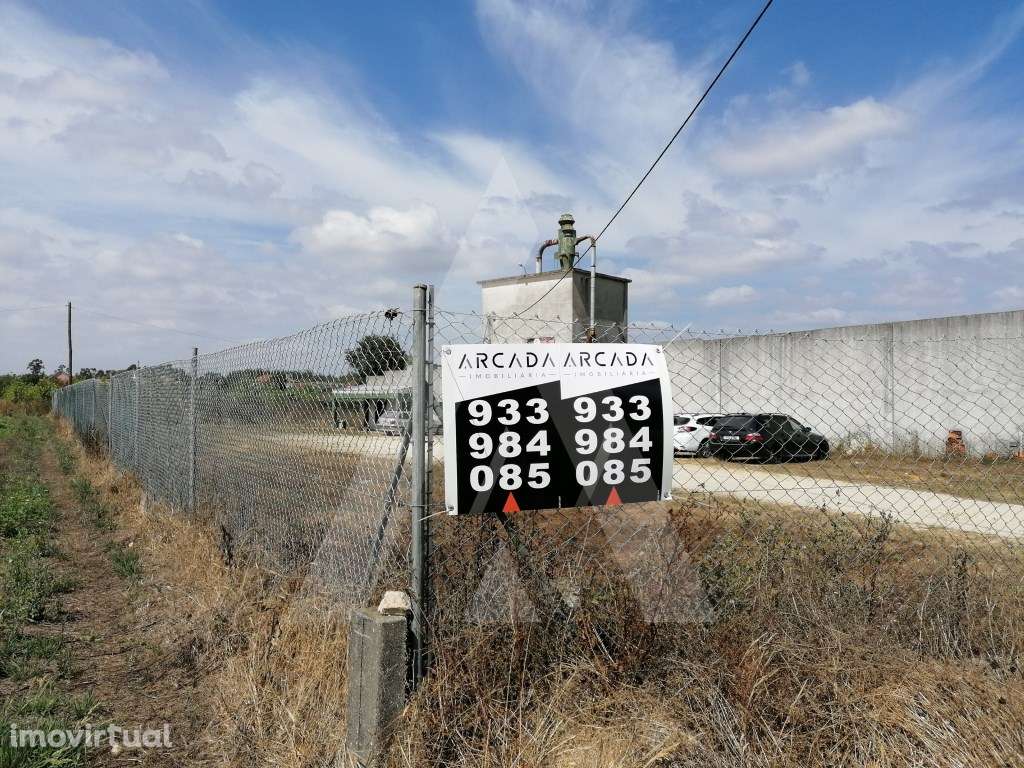 Armazém situado em Vilarinho do Bairro, Anadia - Grande imagem: 3/8