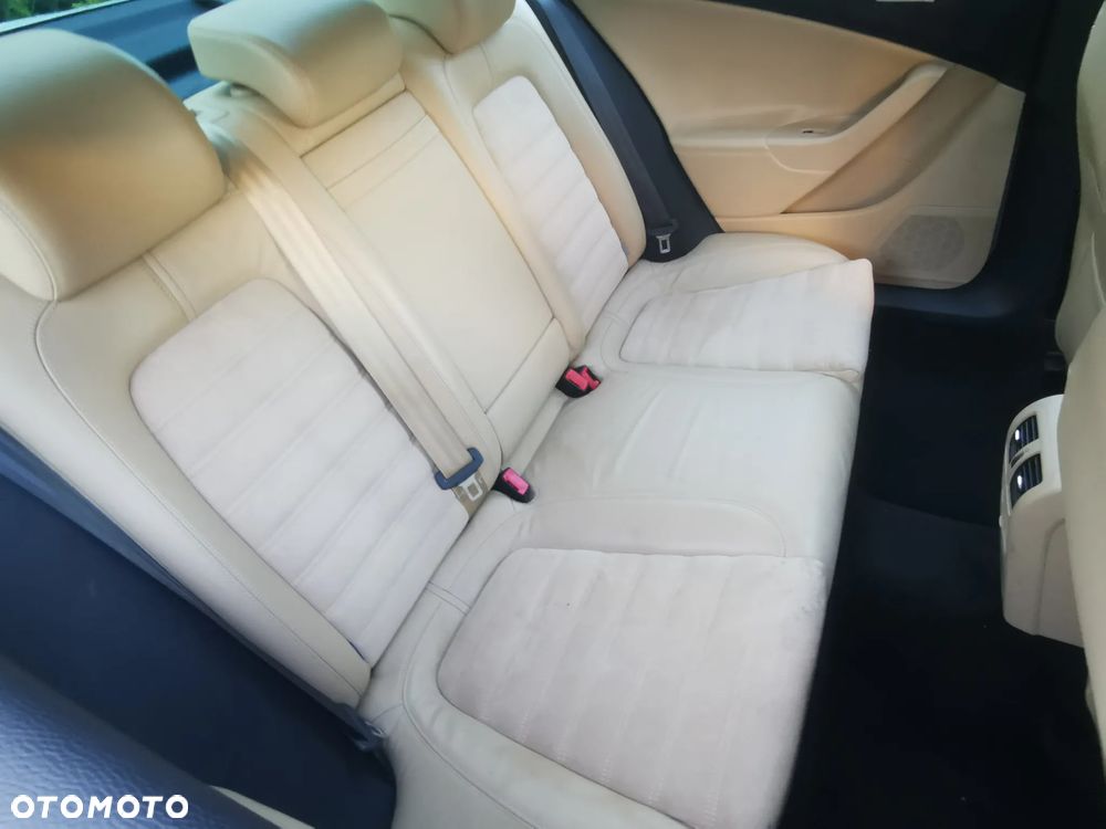 Volkswagen Passat - 10