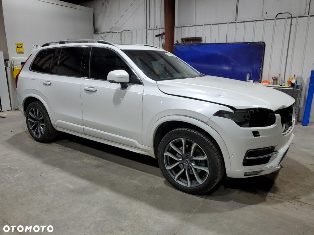 Volvo XC 90 - 3