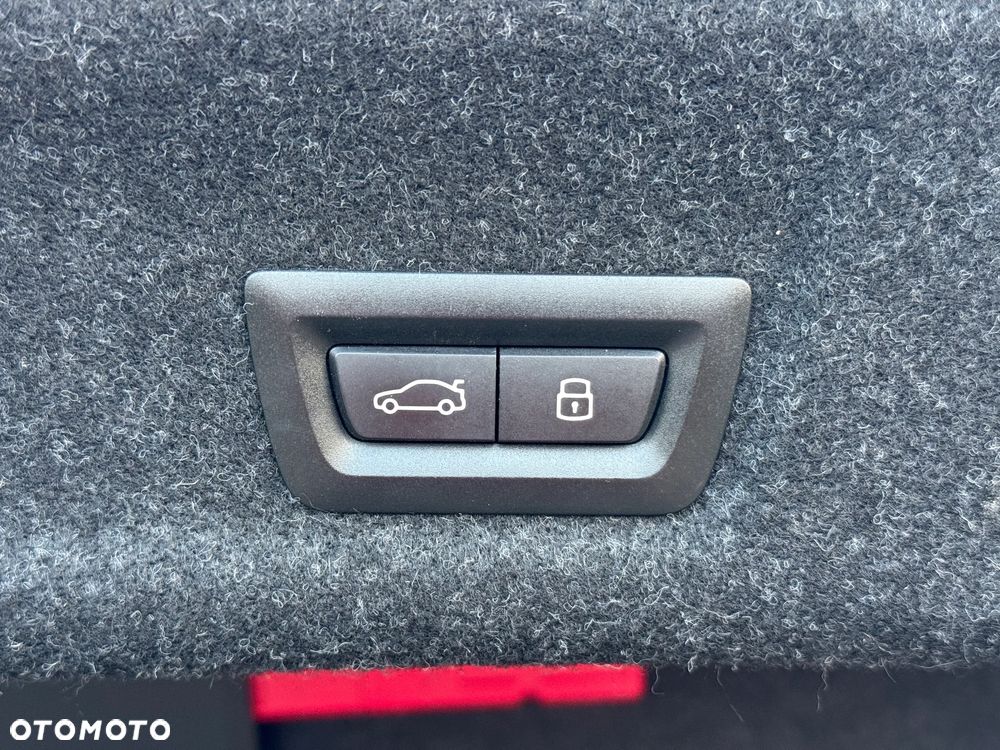 BMW Seria 3 320d xDrive M Sport sport - 18