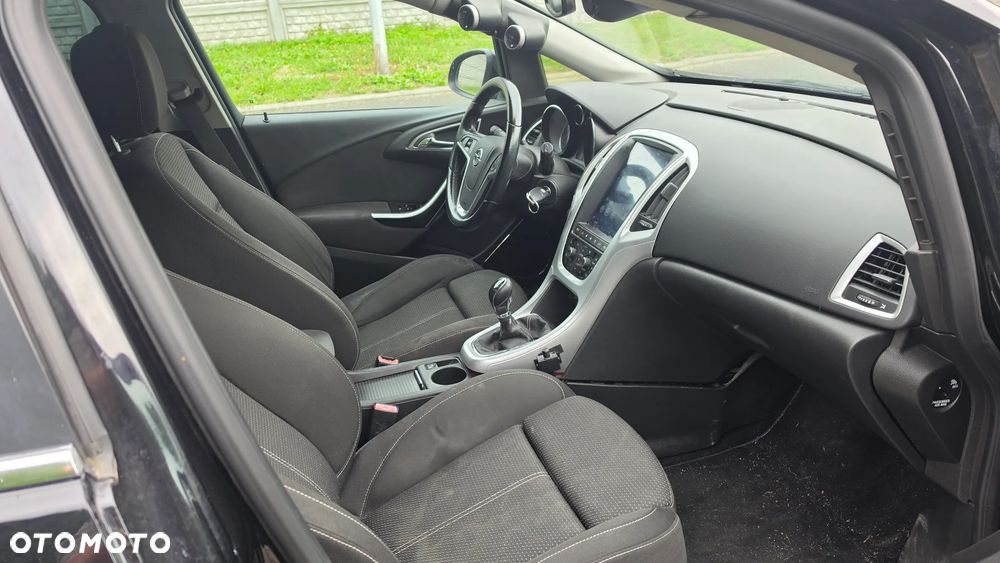 Opel Astra 1.6 Turbo - 21