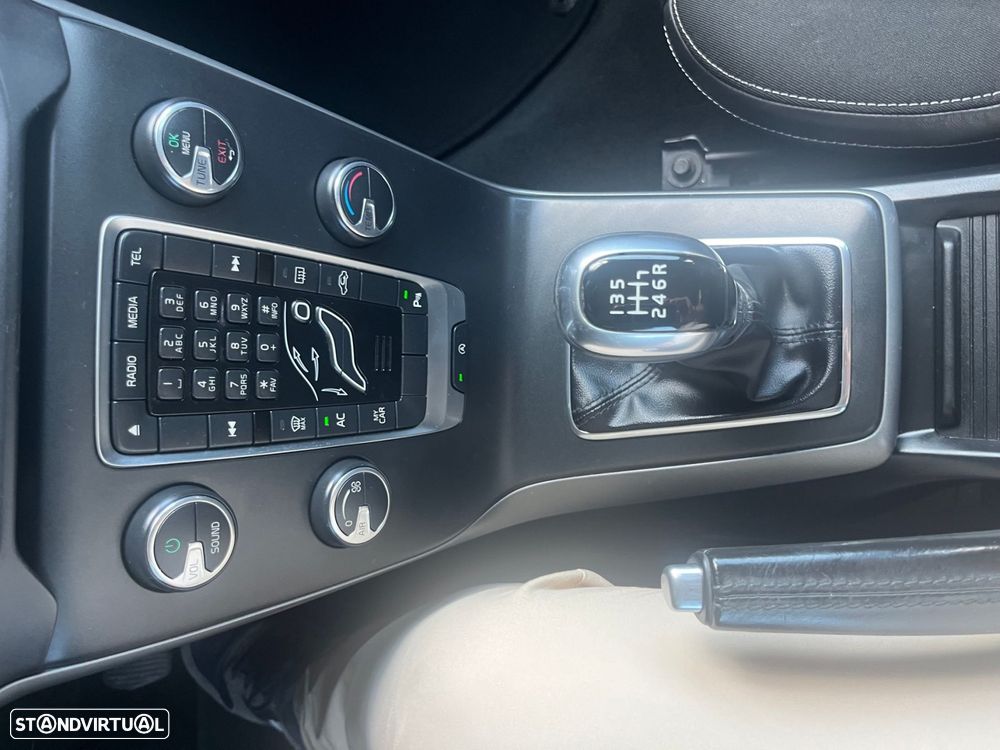 Volvo V40 2.0 D3 R-Design Momentum - 23
