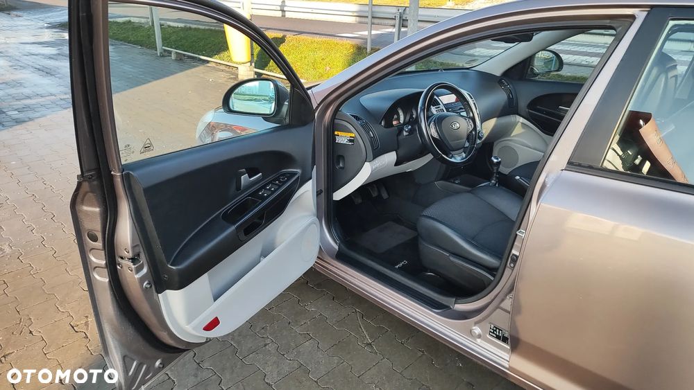 Kia Ceed 1.4 Comfort + - 3