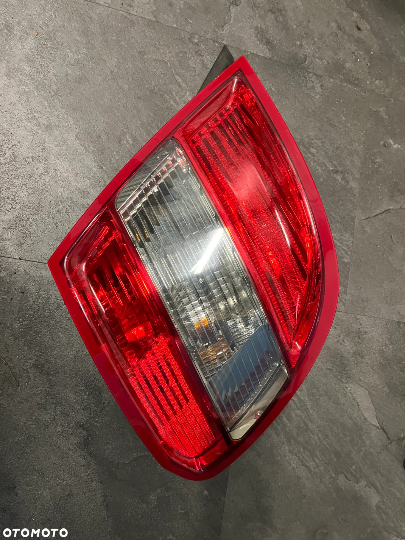 LAMPA lewa lewy tył  A2049069302 A2049069302L UK MERCEDES C-KLASA W204 KOMBI 2010r - 4