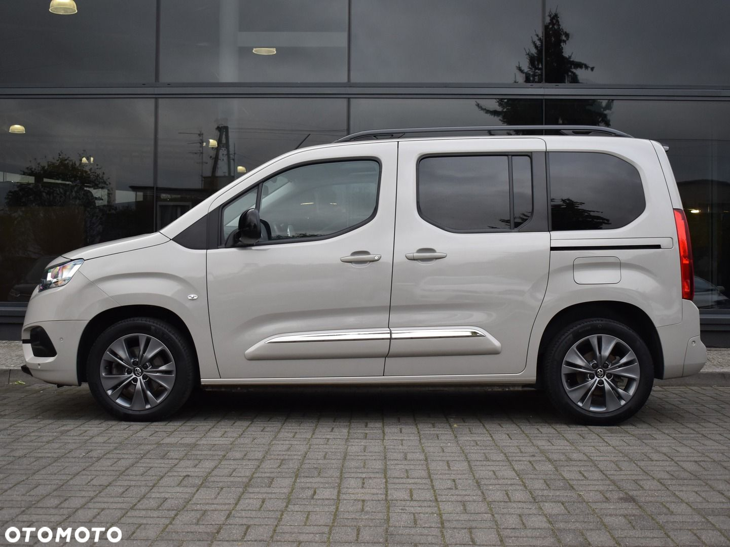 Toyota Proace City Verso 1.2 D-4T Family - 5