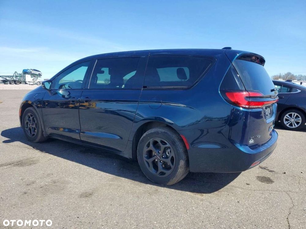 Chrysler Pacifica - 3