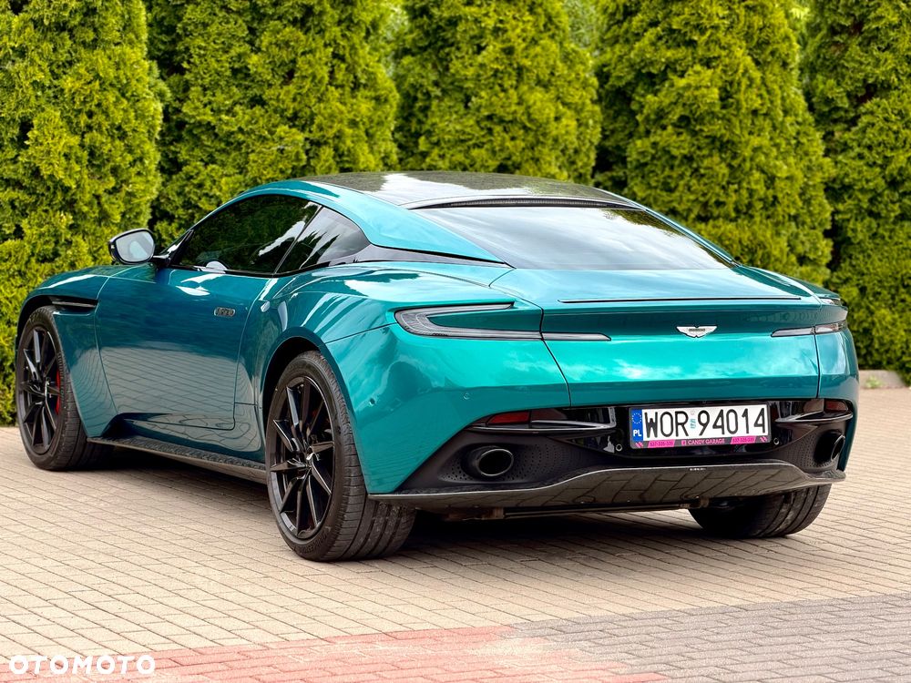 Aston Martin DB11 - 13