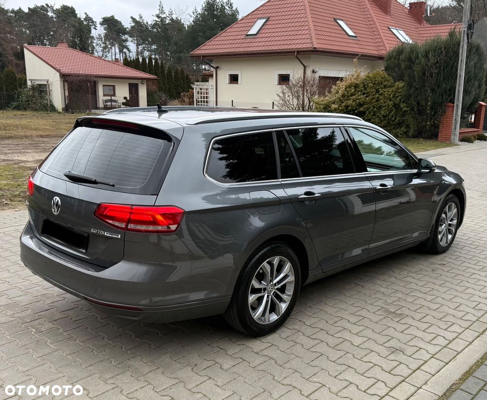 Volkswagen Passat 2.0 TDI (BlueMotion Technology) Highline - 16