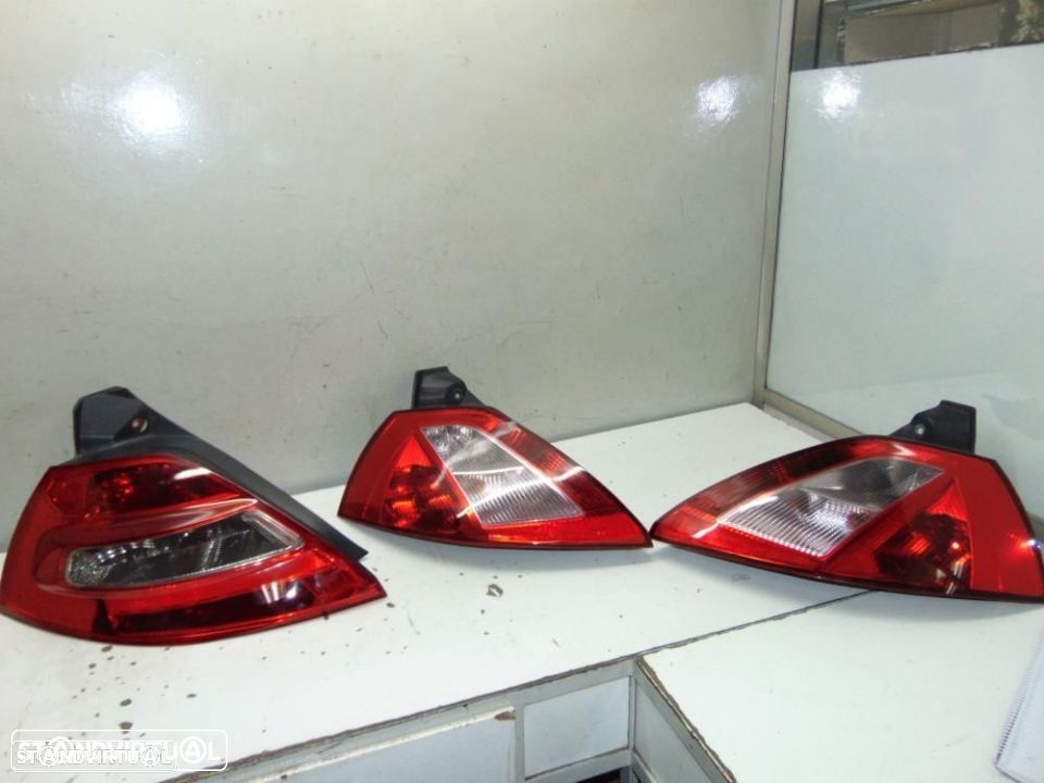 Renault Megane 2003 a 2005 farolins - 1