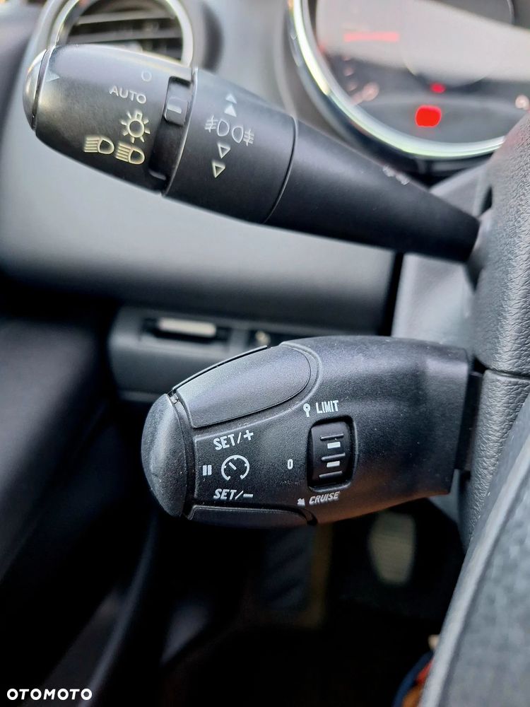 Peugeot 3008 2.0 HDi Allure - 24