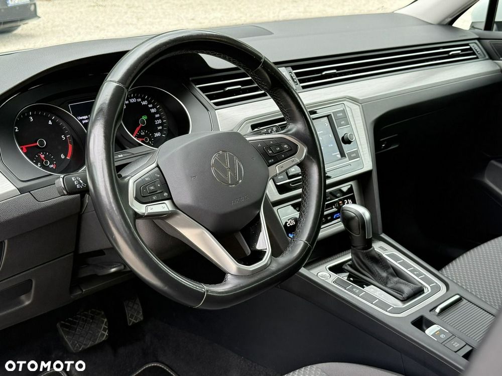 Volkswagen Passat - 13