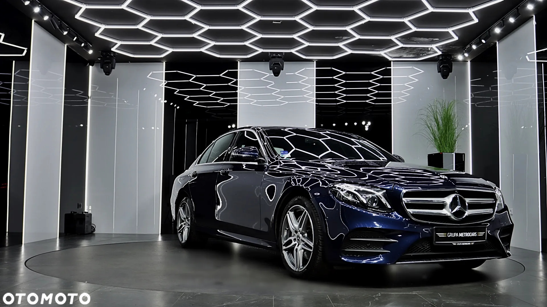 Mercedes-Benz Klasa E 220 d 4-Matic 9G-TRONIC - 12