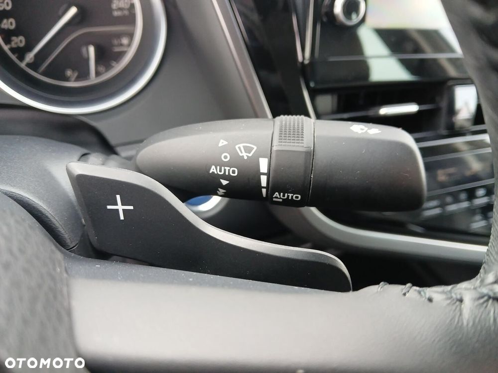 Toyota Camry 2.5 Hybrid Executive CVT - 26