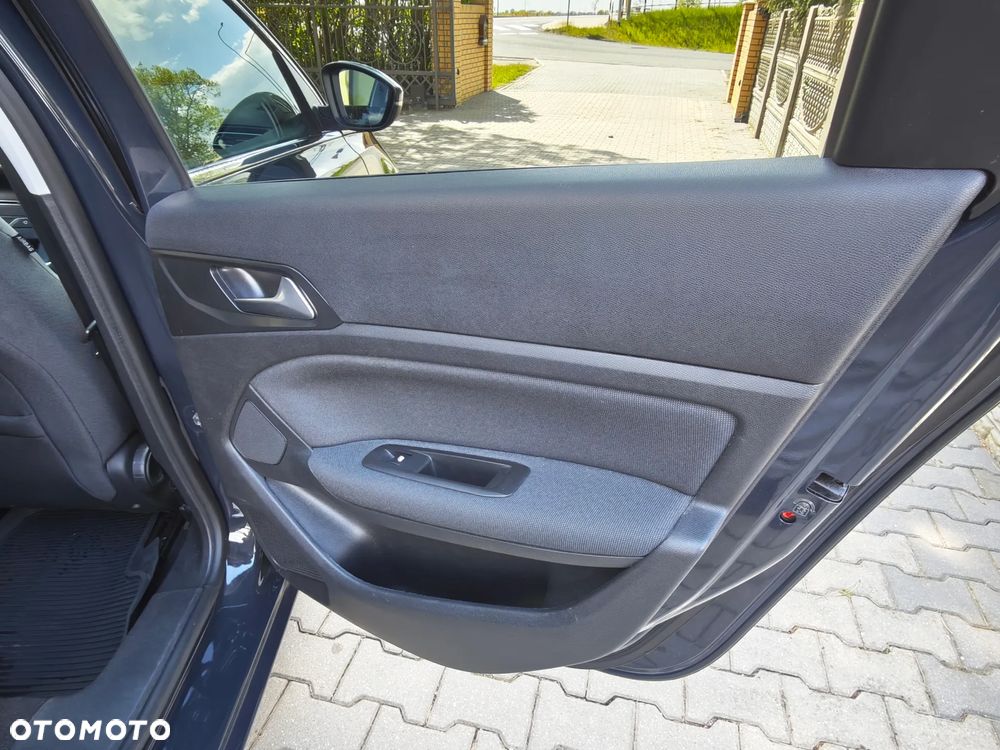 Peugeot 308 1.5 BlueHDi Allure S&S - 18
