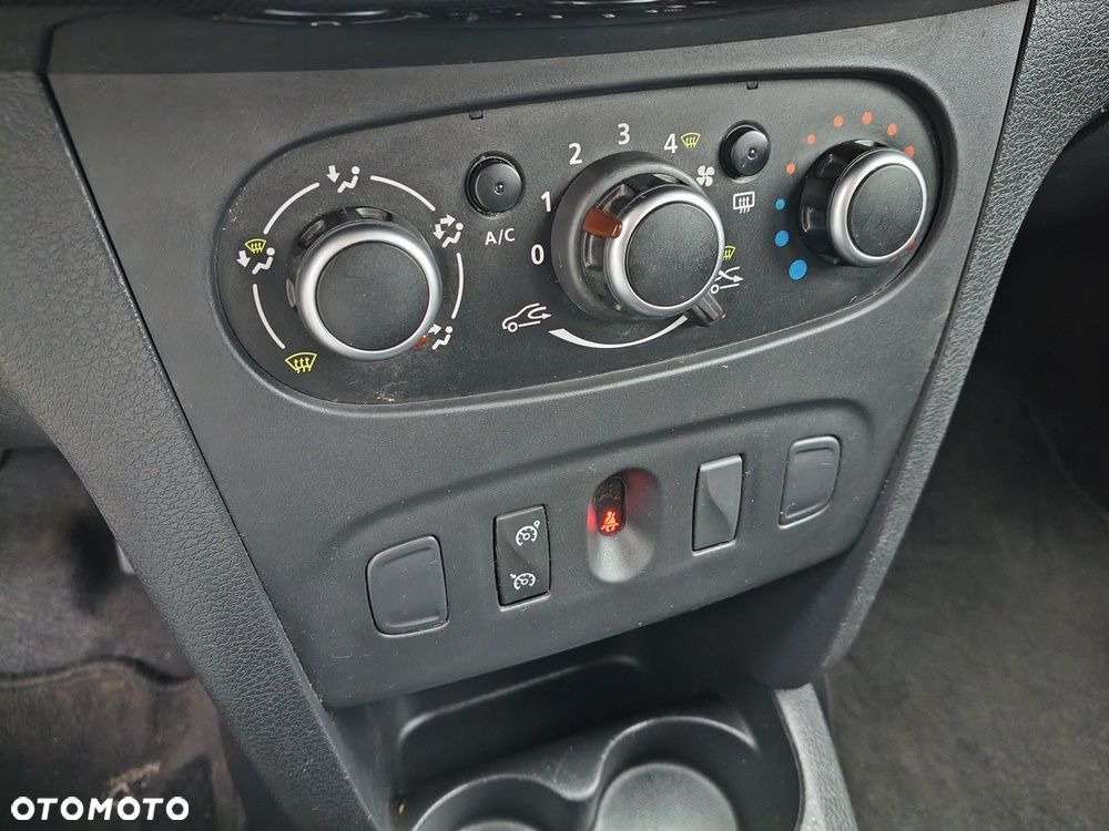 Dacia Logan TCe 90 S&S Laureate - 30