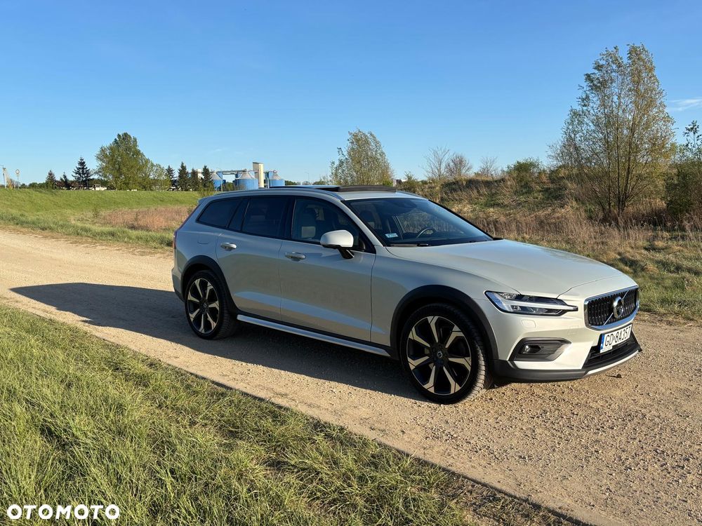 Volvo V60 Cross Country B5 B AWD - 17