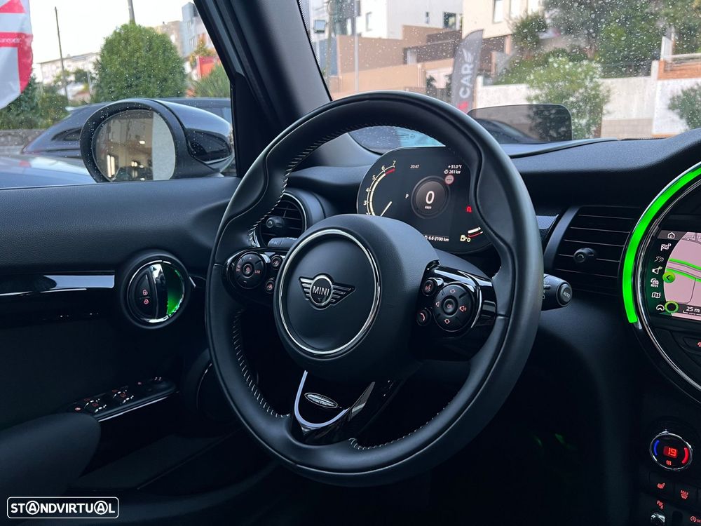 MINI 5 Portas Cooper Auto - 24