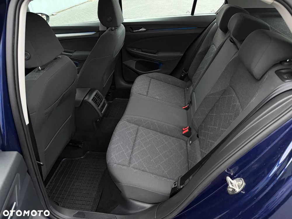 Volkswagen Golf - 11