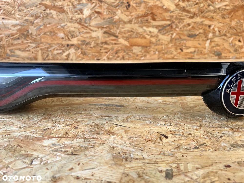 LAMPA TYLNA BLENDA w klapę Led ALFA ROMEO TONALE Europa 20925999 - 8