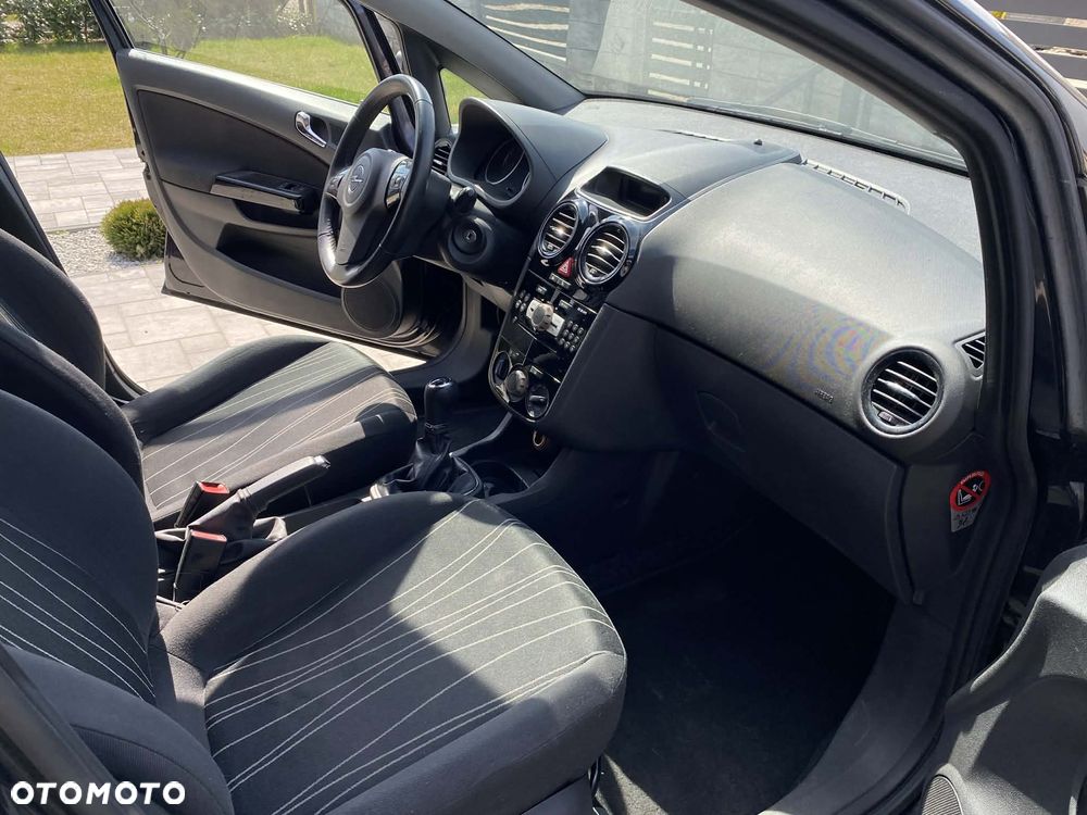 Opel Corsa 1.2 16V Cosmo - 7