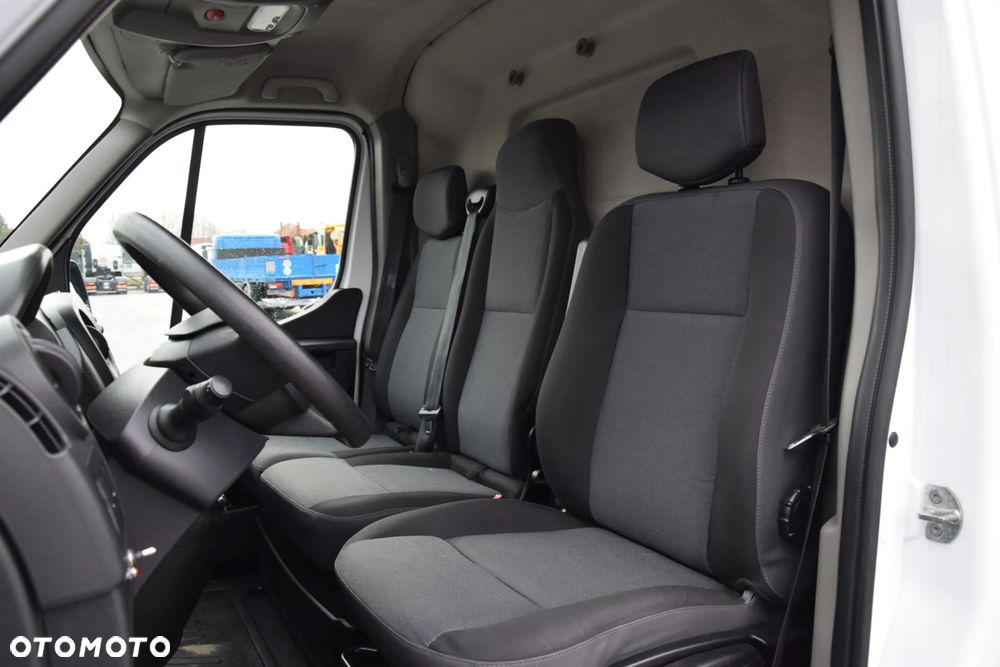 Renault MASTER / L3H2 / 2.3 - 150 KM / 3 OSOBY / DOSTAWCZE / BLASZAK / DUŻY WYŚWIETLACZ / KLIMA / TEMPOMAT / KAMERA COFANIA / HAK / SPROWADZONY - 38