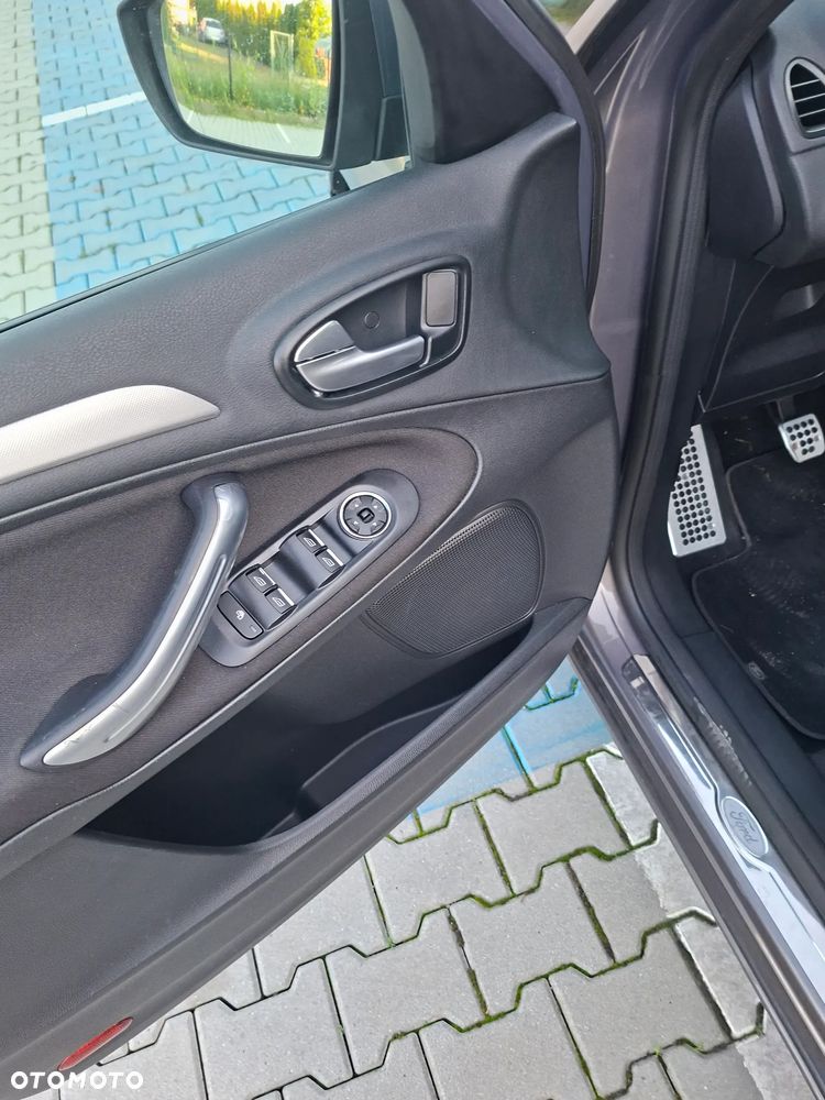 Ford S-Max - 9