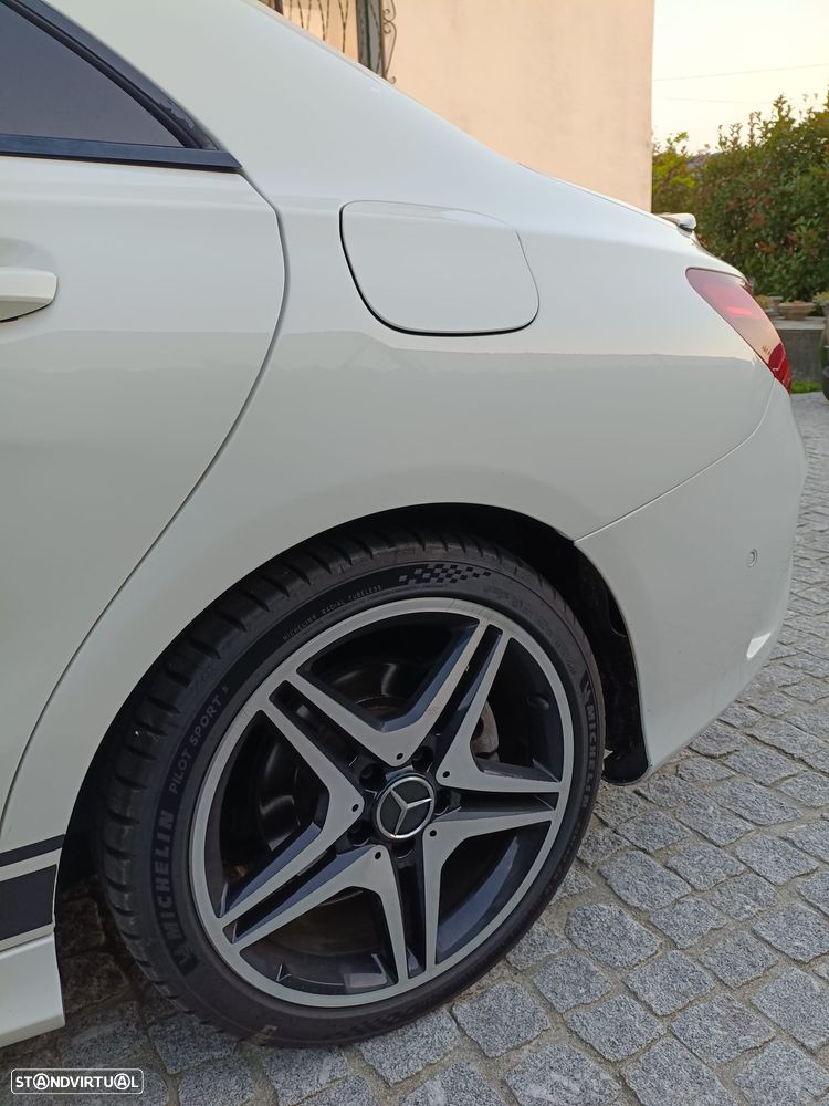 Mercedes-Benz CLA 220 CDI 7G-DCT AMG Line - 17